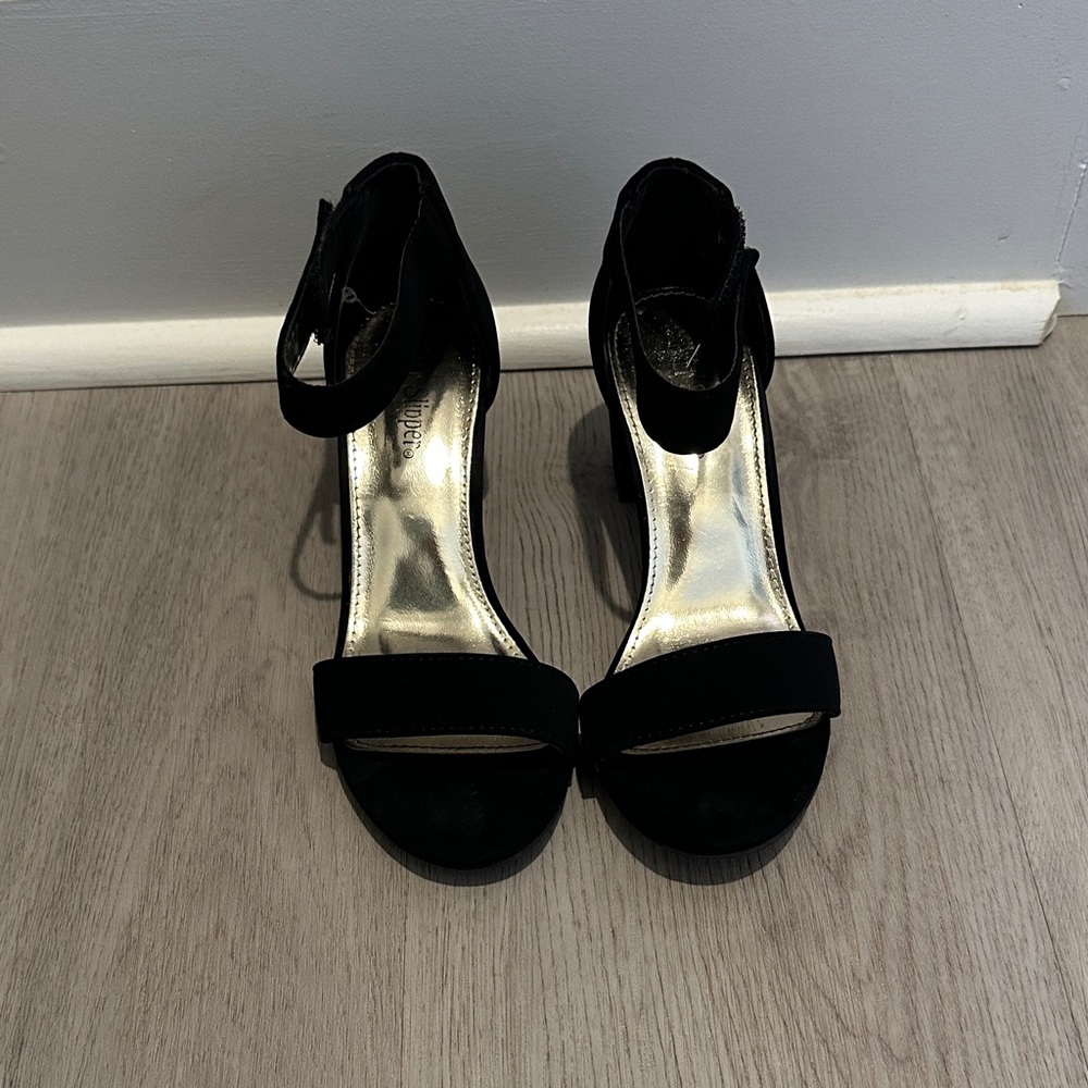 Elegant Black girls Heels